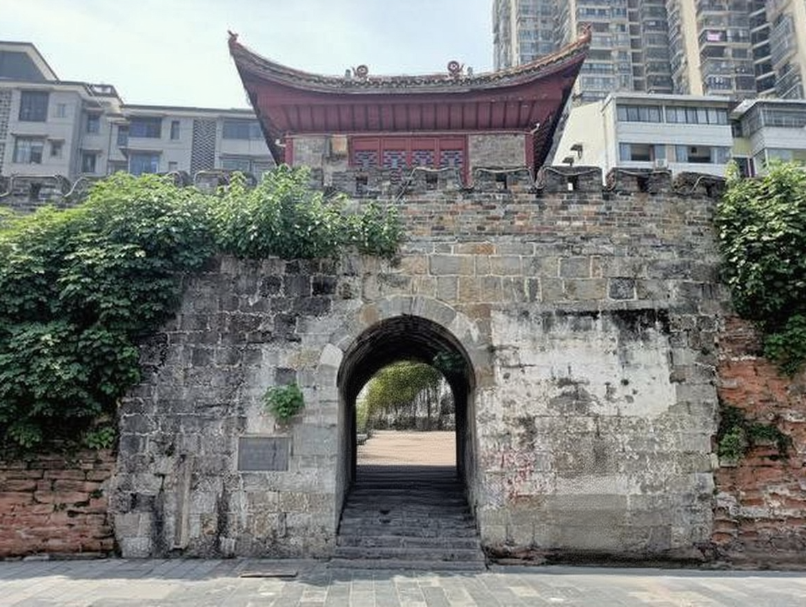 宝庆府古城墙(资江南路)