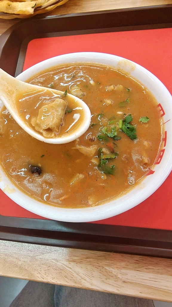 正周人胡辣汤专卖店