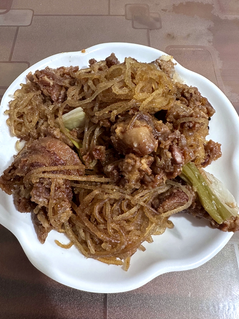 憨憨刘洛宁蒸肉手擀黑豆面叶