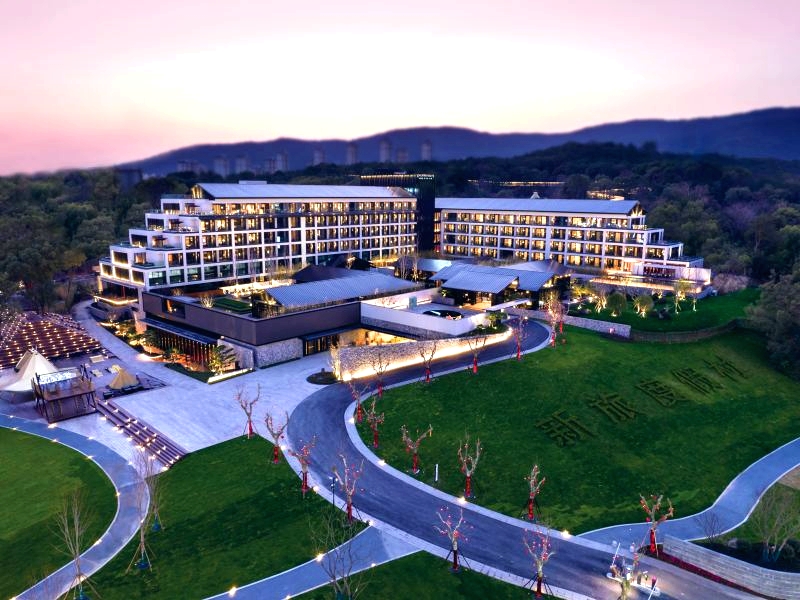 南昌梅岭新旅铂尔曼酒店