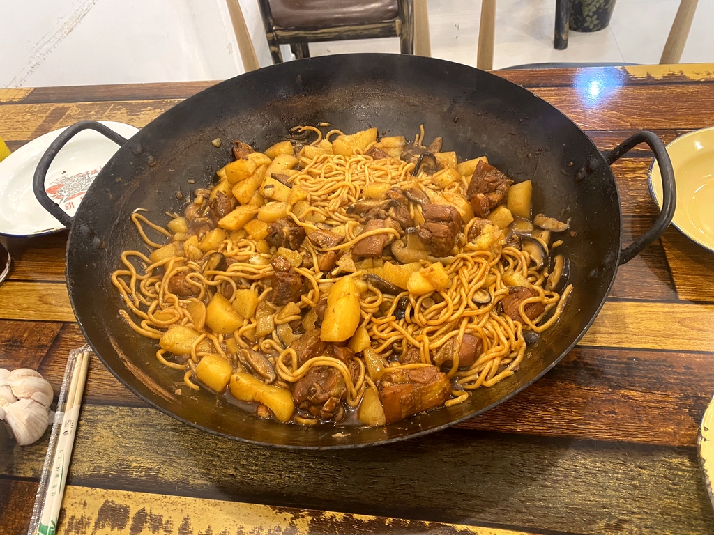 洪记铁锅焖面