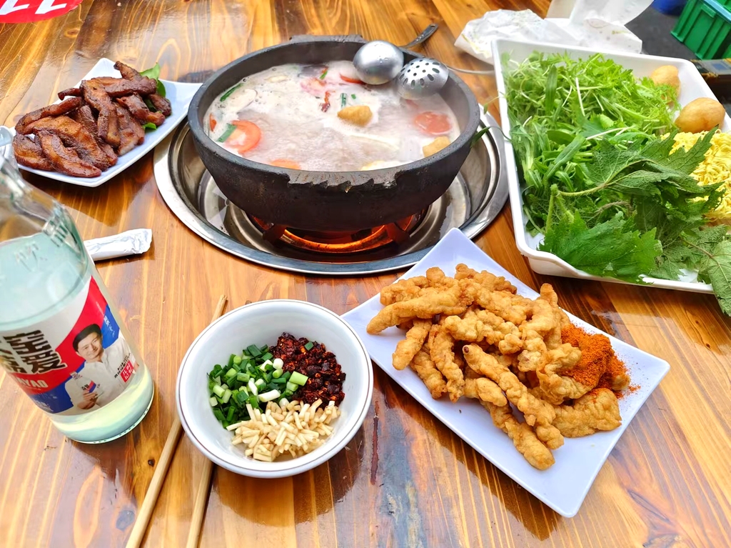 这有家.野菜砂锅豆米火锅