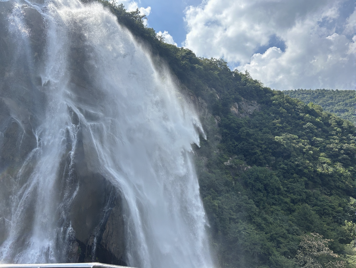 大别山彩虹瀑布风景区