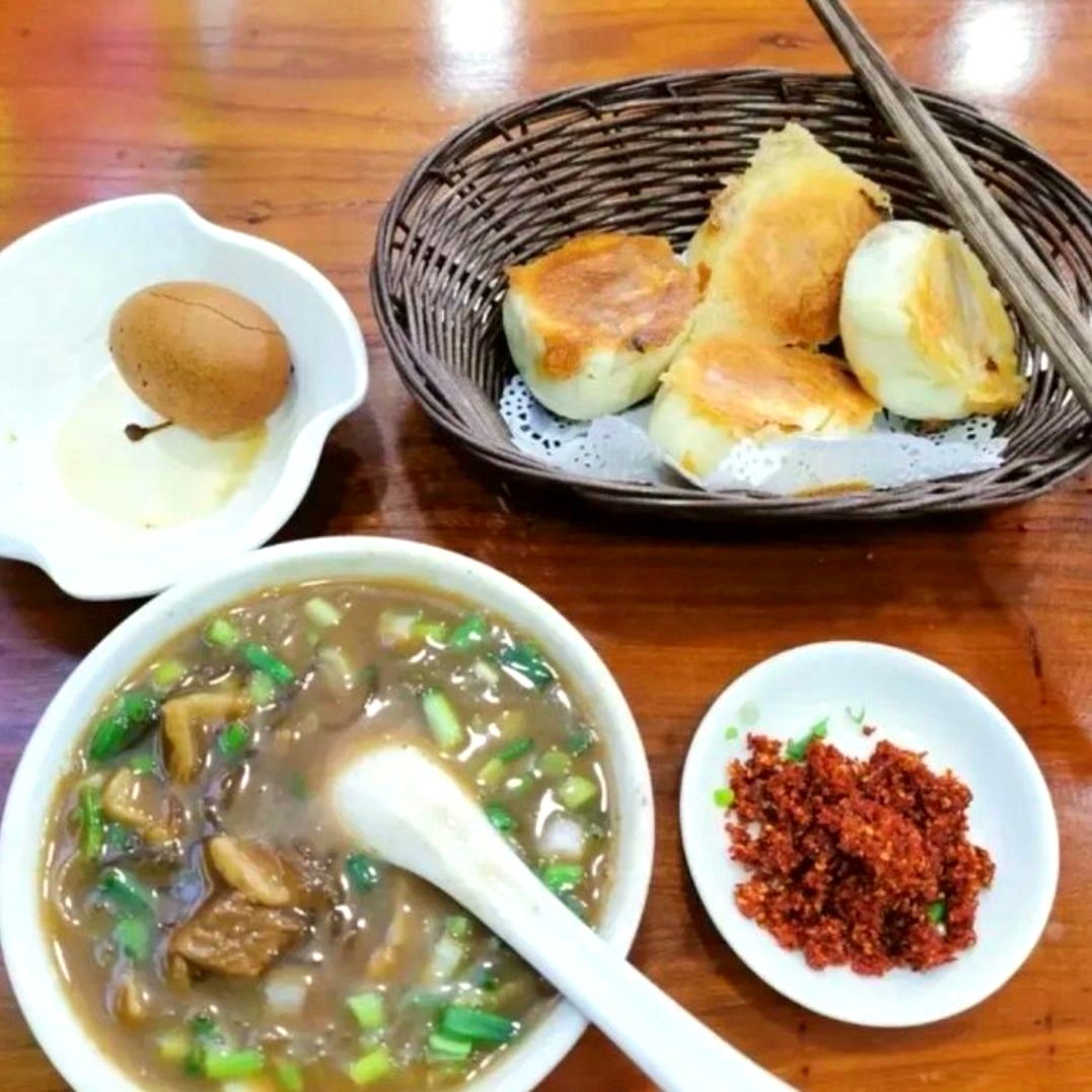 俏中原大块牛肉胡辣汤