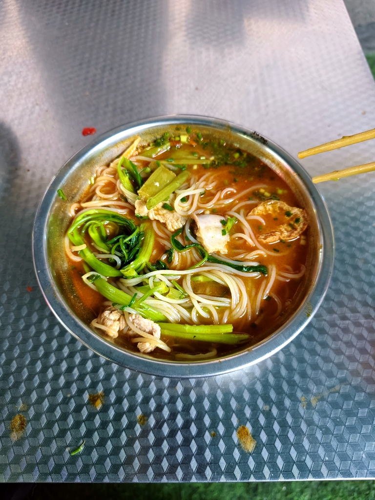 小帅明火煮螺蛳粉
