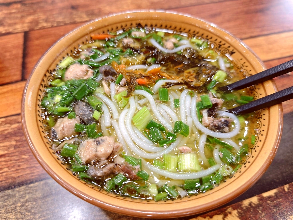 正宗李家土鸡米线店