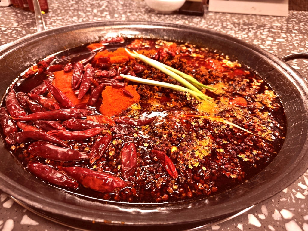 红九格老火锅·防空洞火锅(解放碑店)