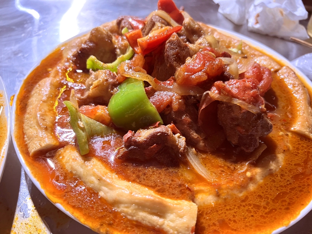 新疆月亮餐厅(烤馕大盘鸡羊肉串)