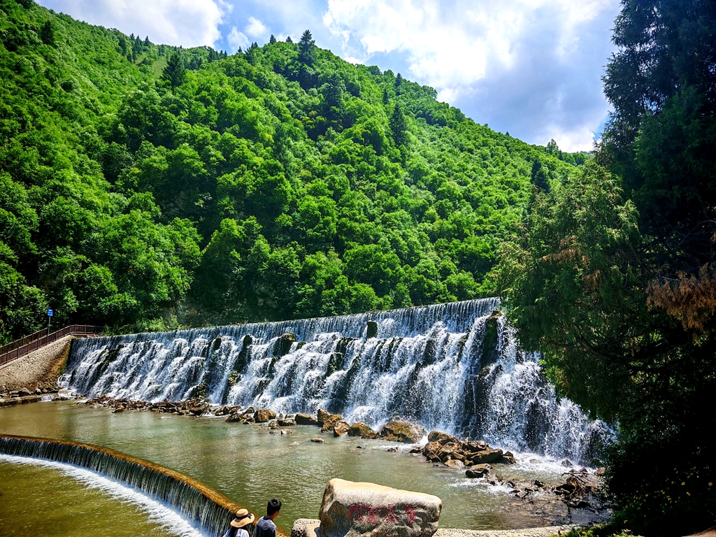 青海互助北山国家森林地质公园浪士当中心景区