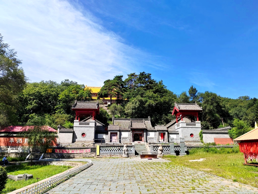 七鼎龙潭寺