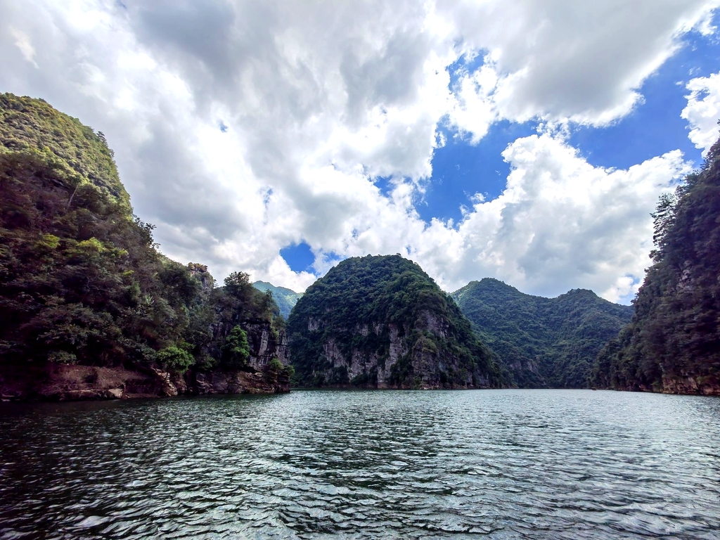 圣堂湖景区