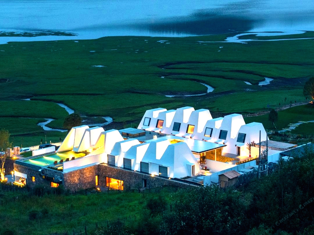 丽思漫·溯野雪山野奢度假酒店