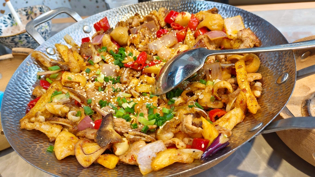 李憨憨三下锅华天城店