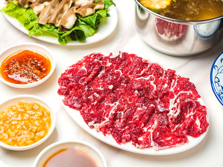雄盛李记牛肉火锅城(黄山旗舰店)