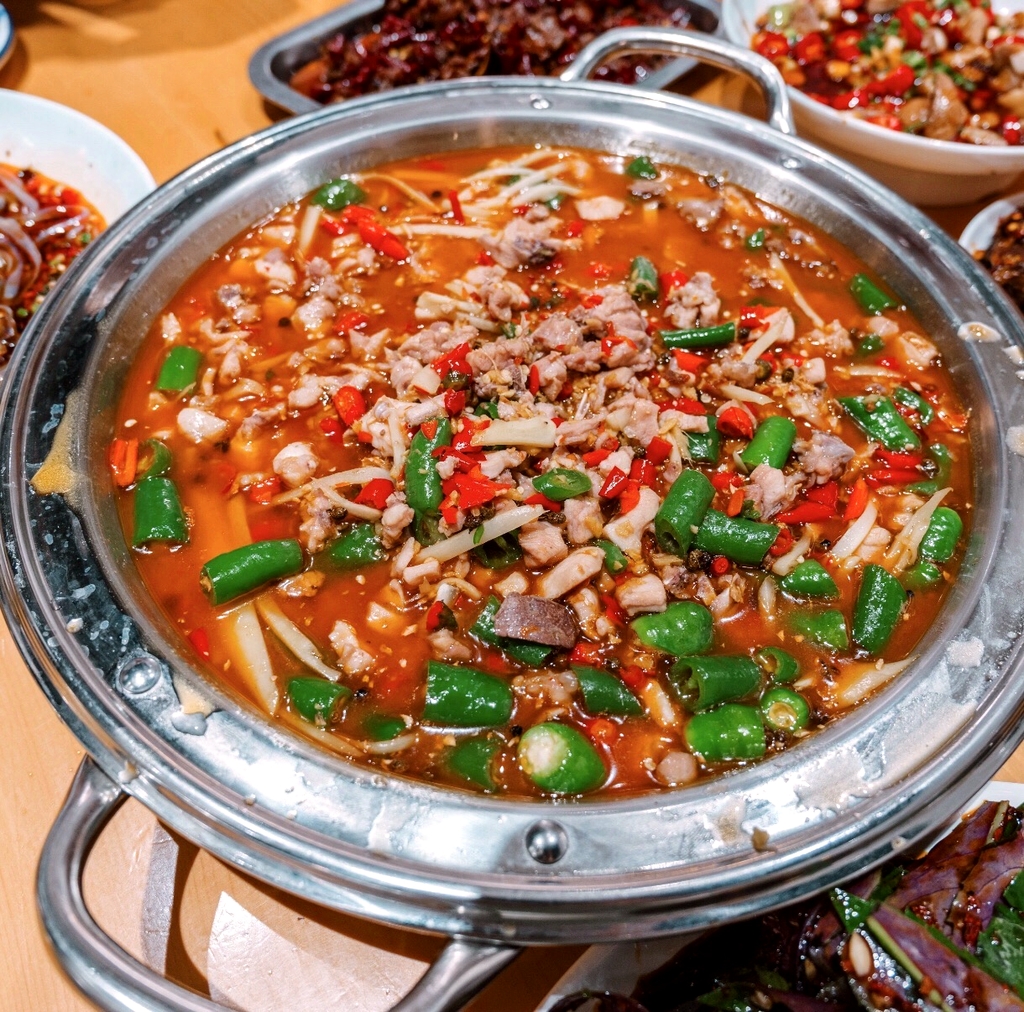 鸿鹤坝鲜锅兔(总店)