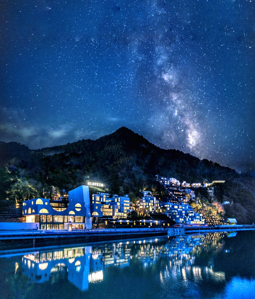 那云度假村悬崖上的天空之城