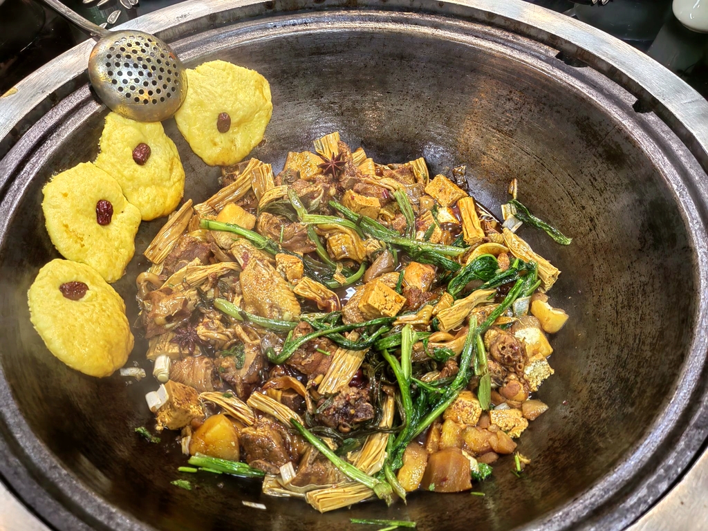 庄里人家铁锅炖(总店)