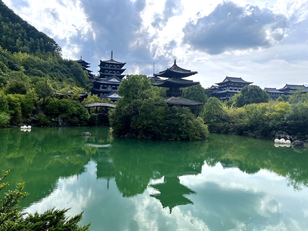 根宫佛国文化旅游区
