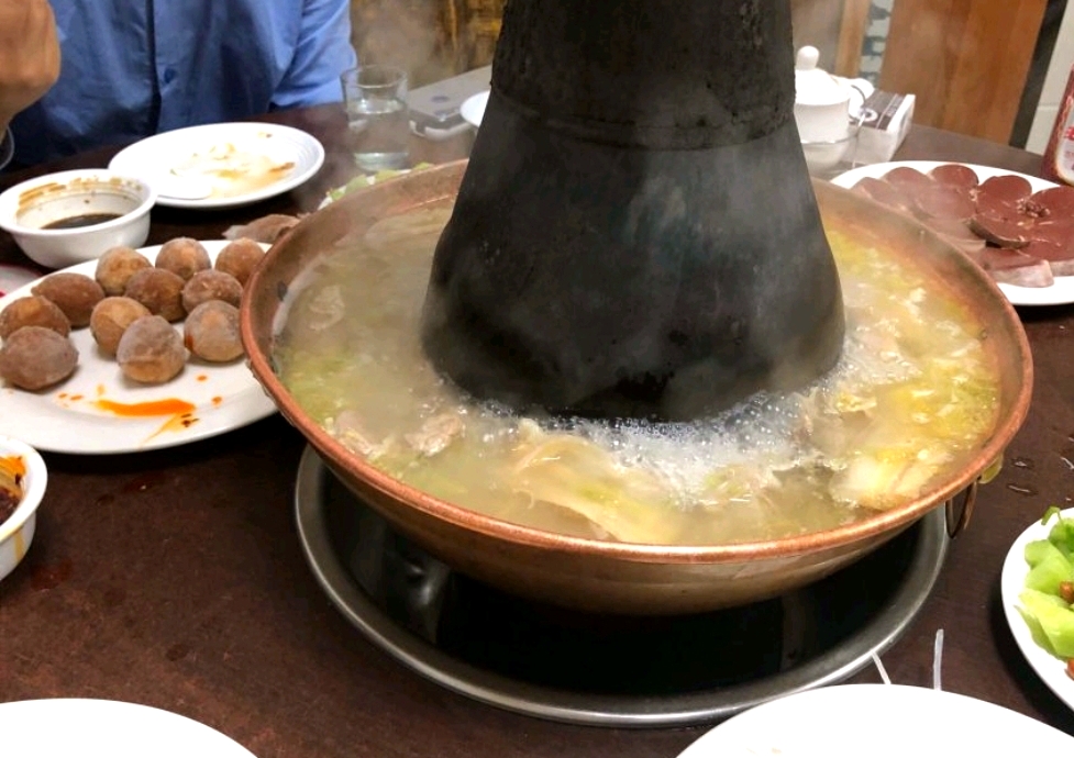 鑫如鸿东北酸菜火锅