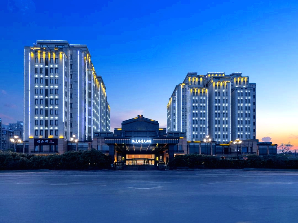 南昌凯美格兰大酒店(艾溪湖西地铁站店)