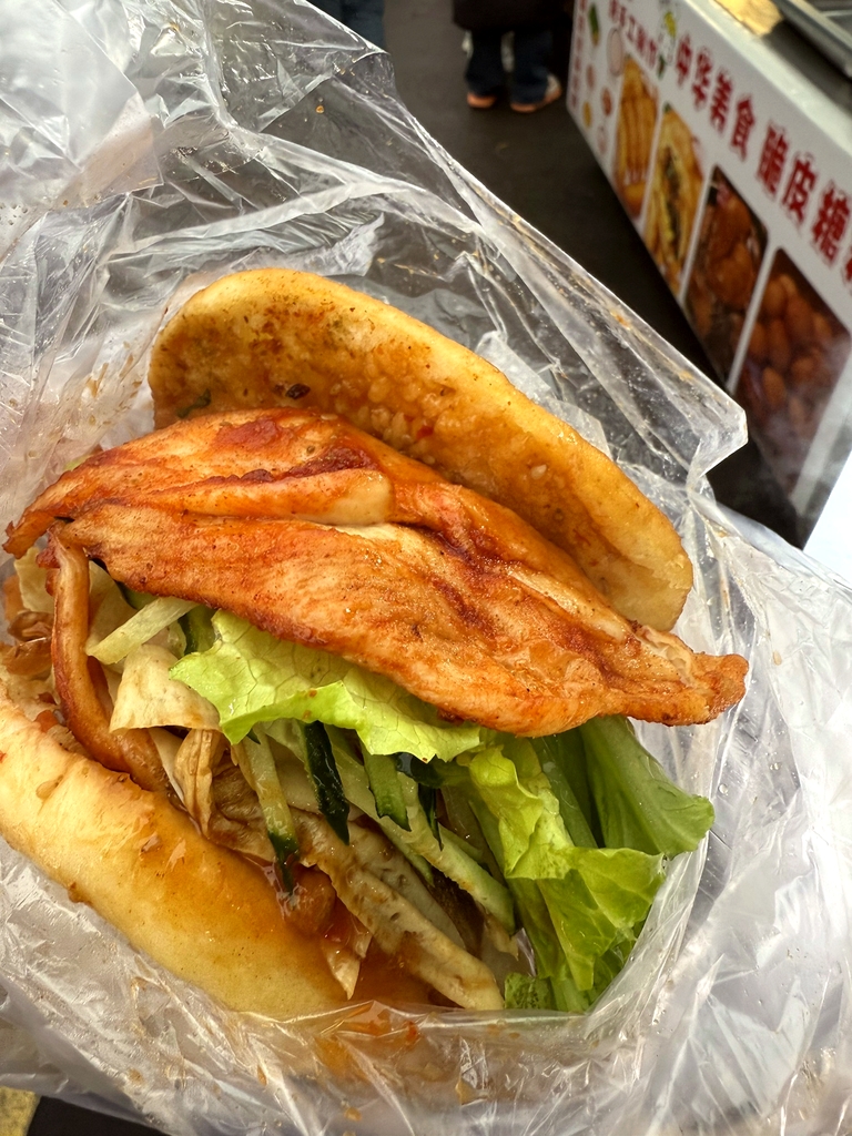 小周里脊饼车轮饼店