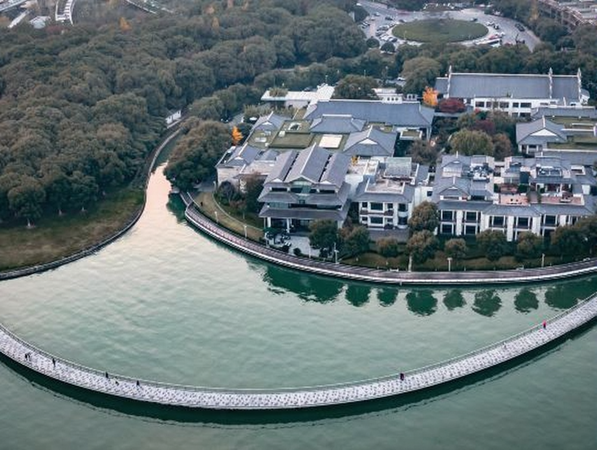 苏州金鸡湖托尼洛·兰博基尼书苑酒店