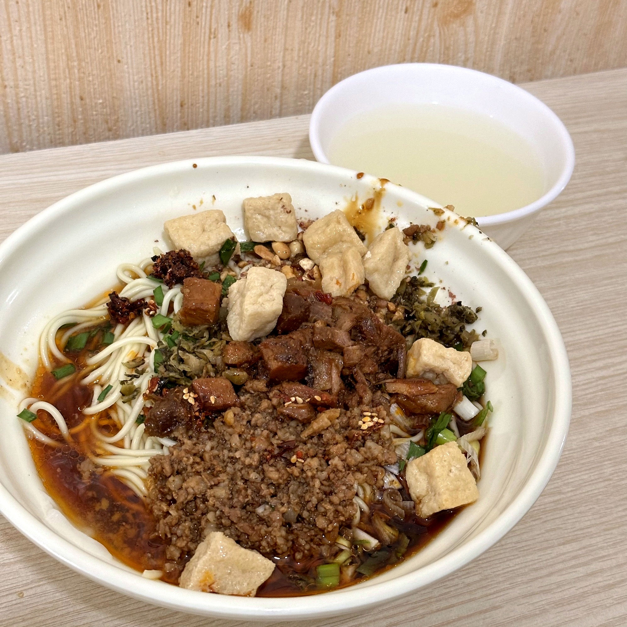 昆老滇卤面(和正巷小区店)