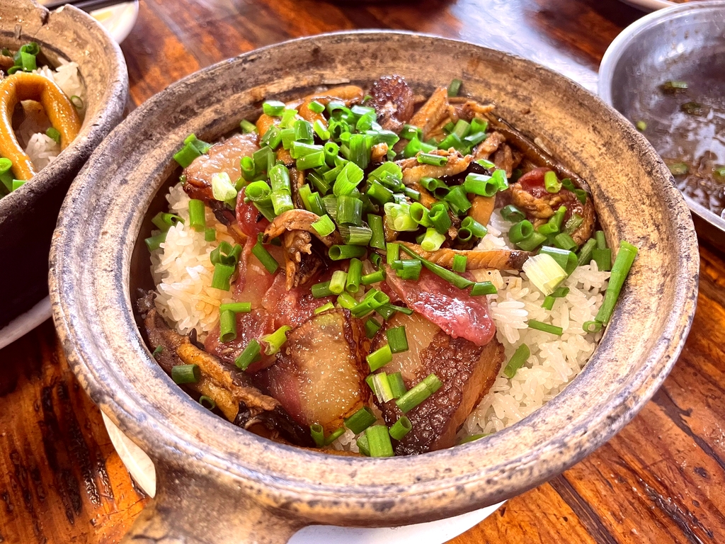 赤坎关氏饮食店(煲仔饭)