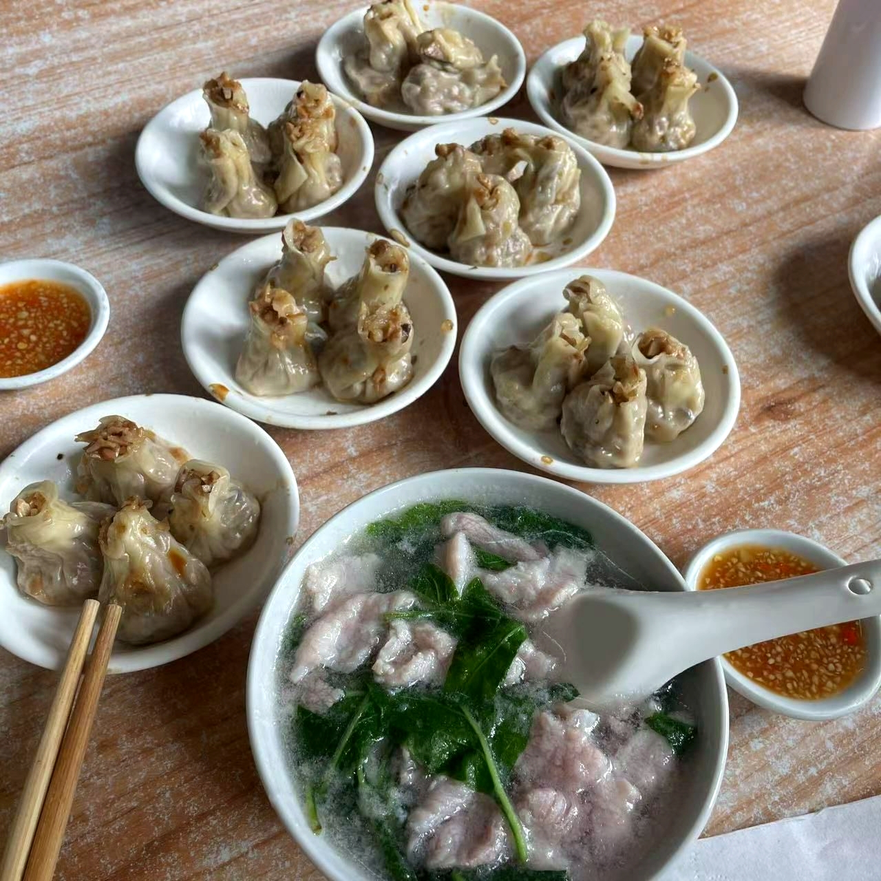 勤燕烧麦店