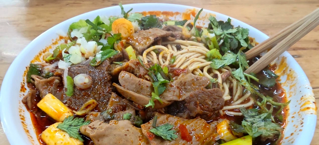 襄阳桥头牛肉面