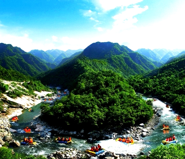 宝天曼峡谷漂流