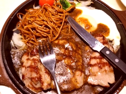 半秋山西餐厅(荆门东方百货店)