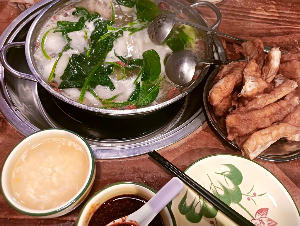 周记药膳鸡锅(怀远店)
