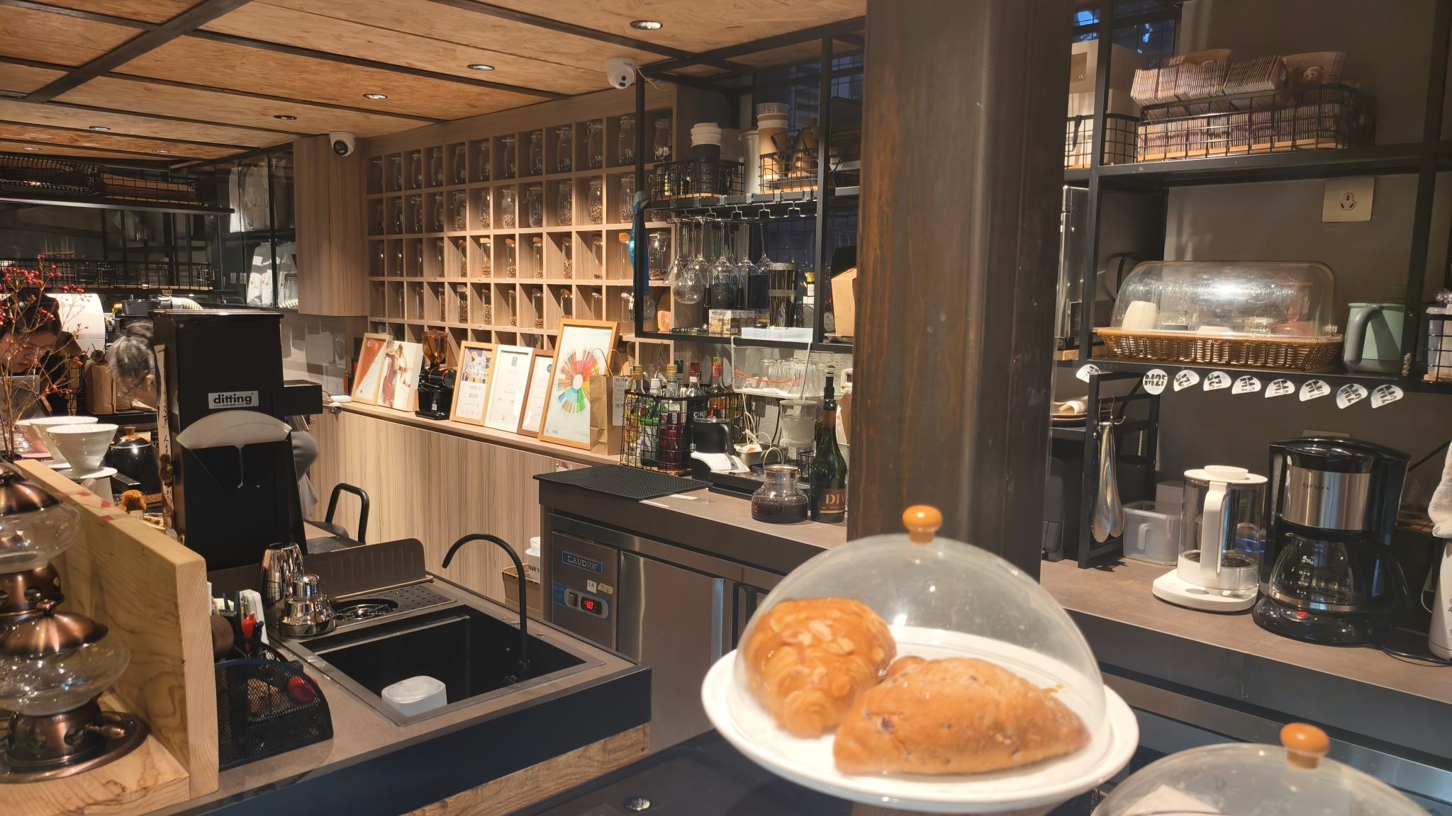 M2F(新华路店) · Shanghai