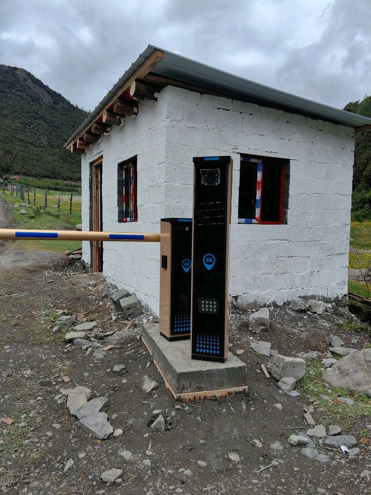 甘孜州康定市甲根坝镇朋布西德钦秘境观景点旅行图片 3
