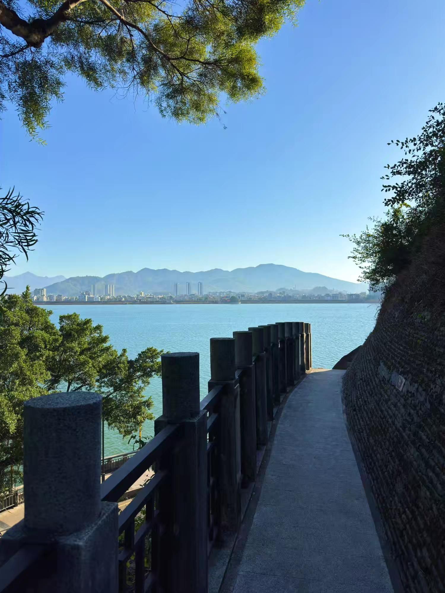 北阁佛灯旅行图片 3