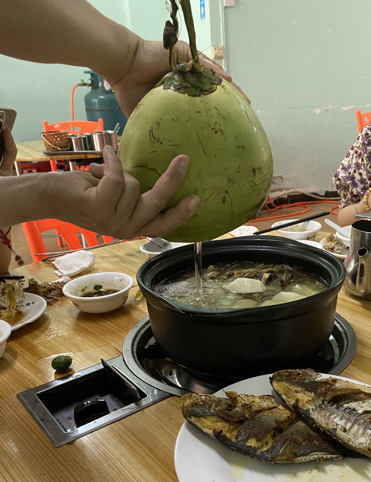 椰子鸡汤饭店(南方明珠海诗园店)