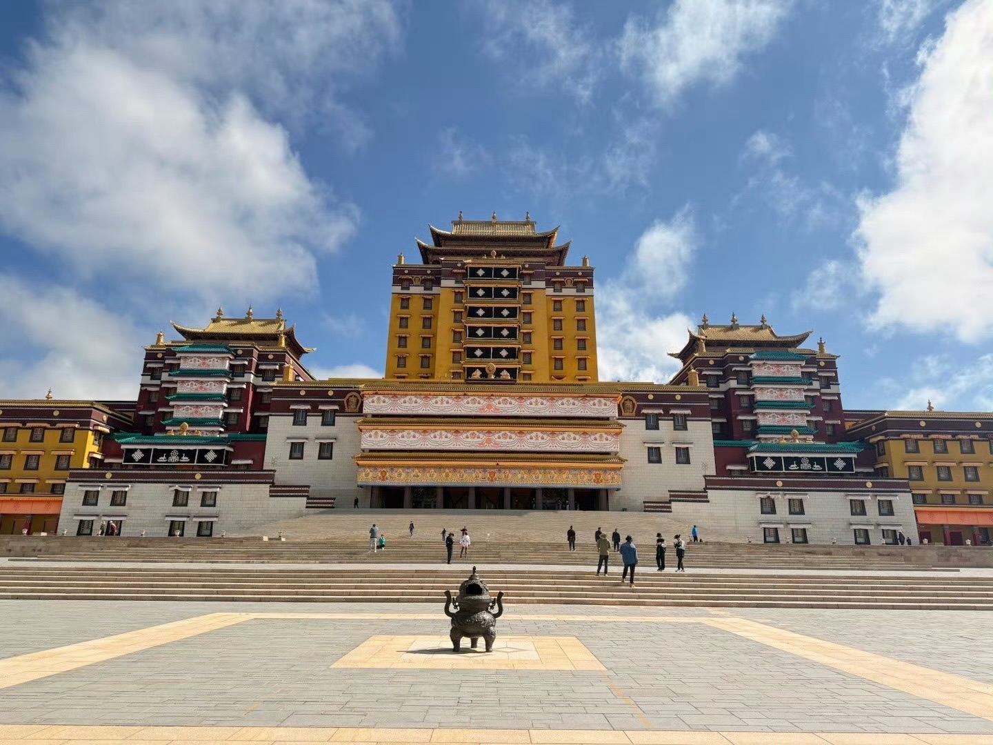 格尔登寺院实景照片