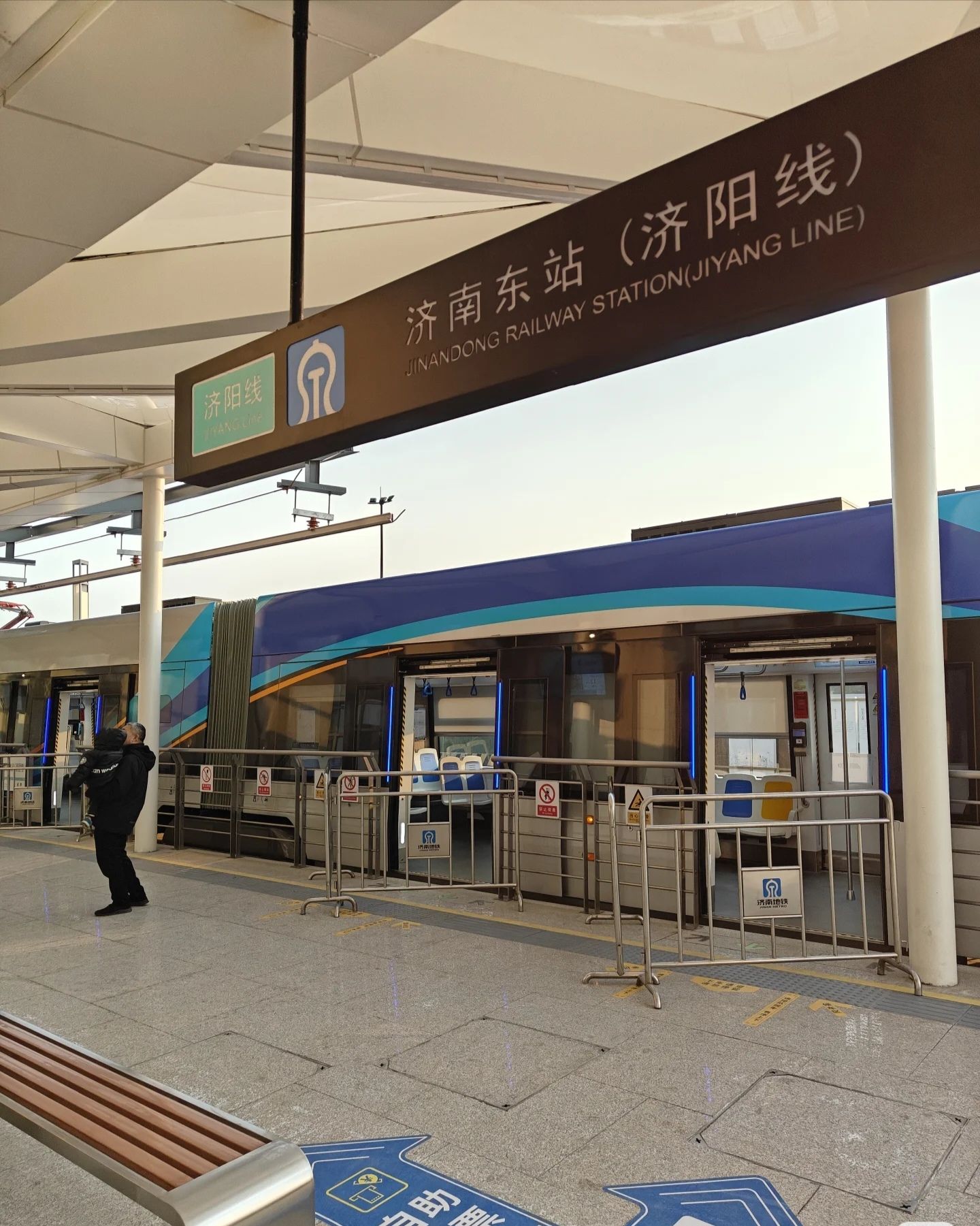 济南东站地铁站出口