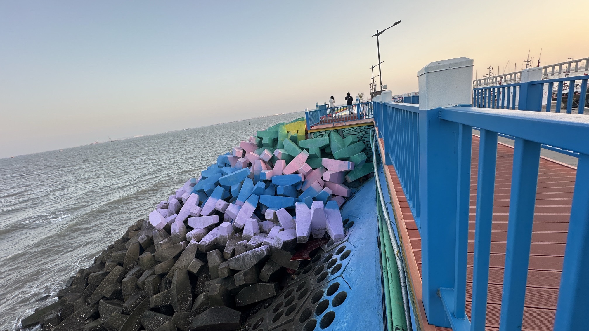 海边栈道观景台 - 高公岛街道便民圈栖邻生活圈风景名胜服务点实景照片