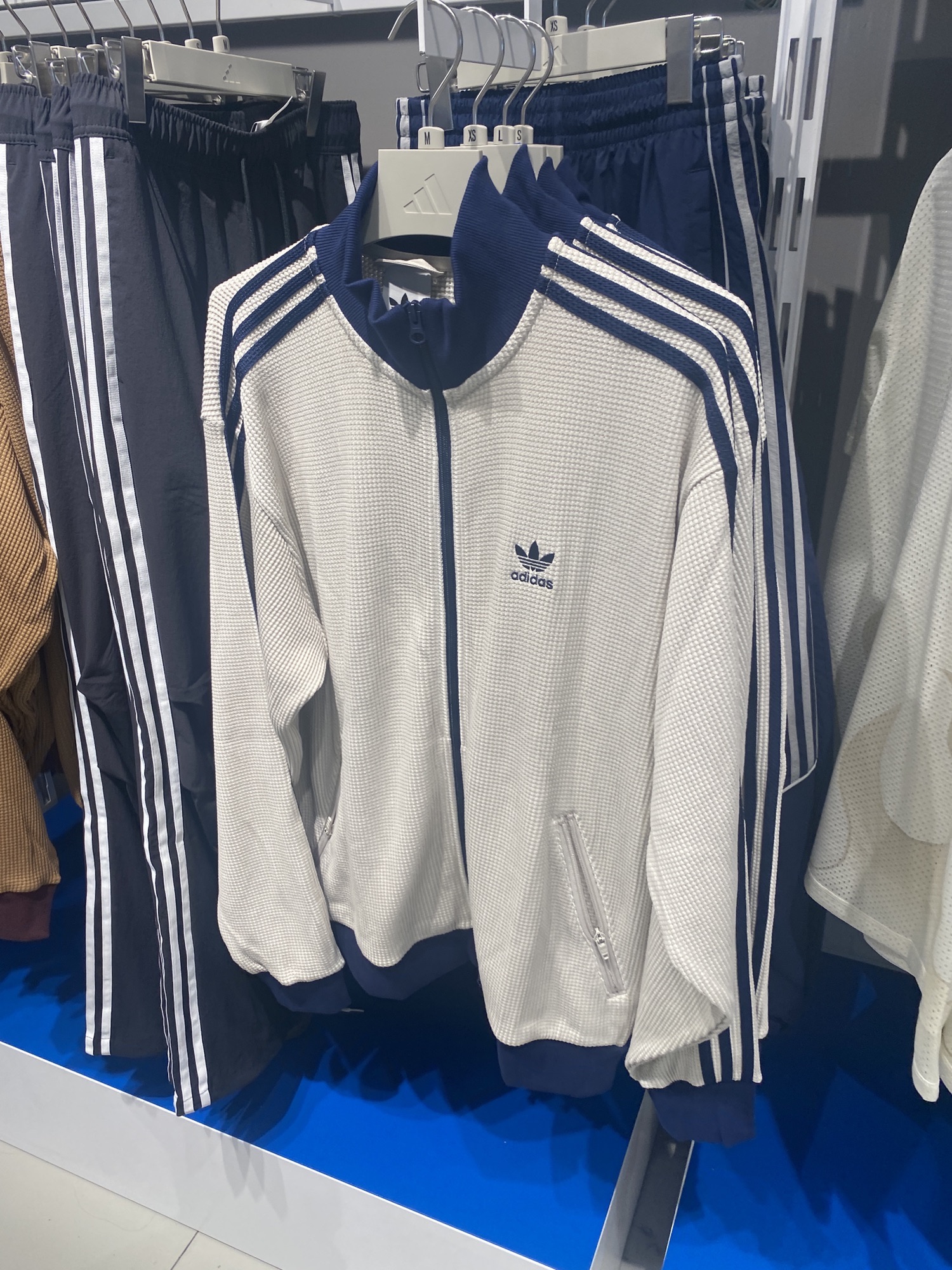 Adidass Mega Plus(三亚大悦城)