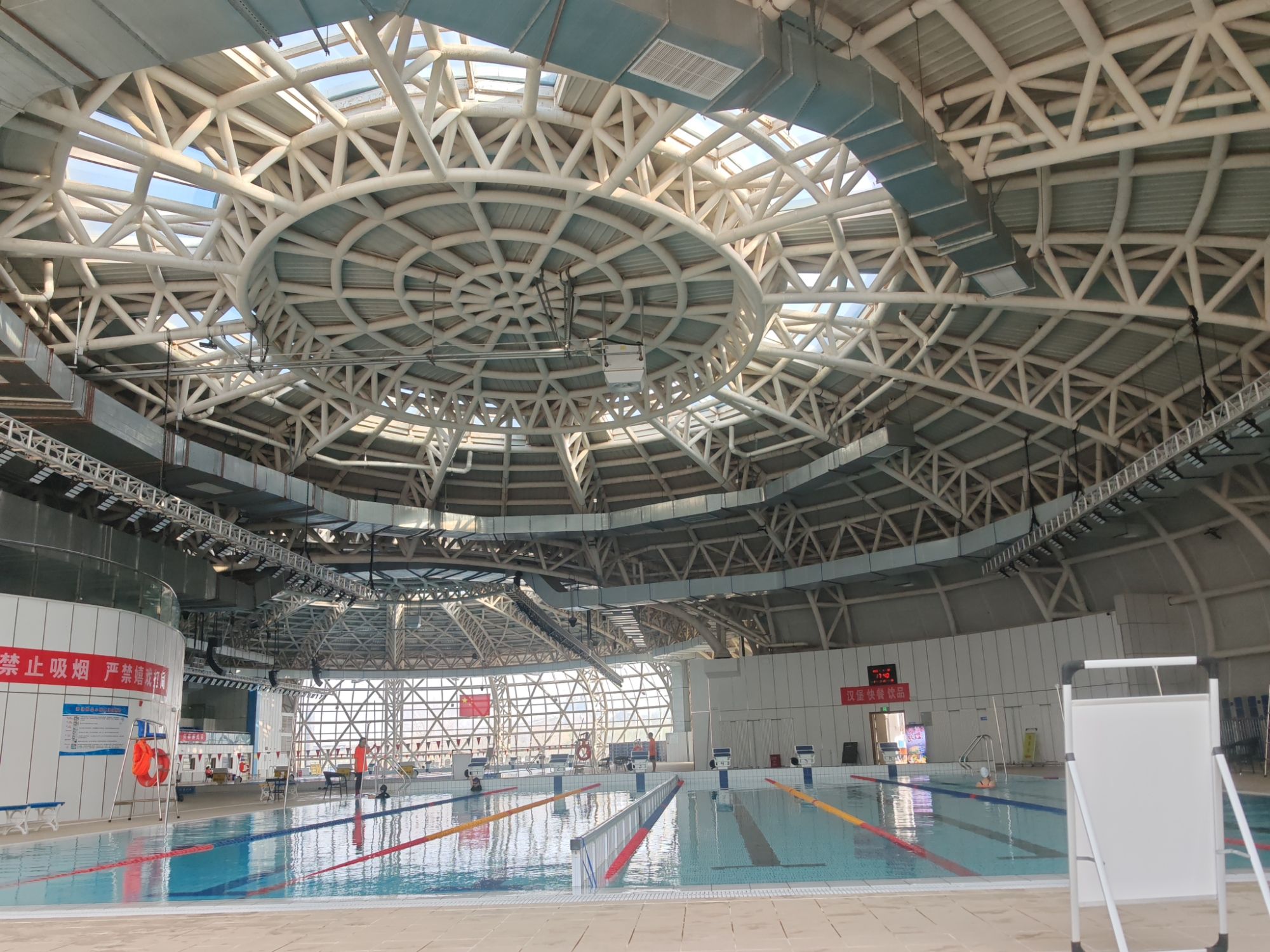 石嘴山市游泳馆
