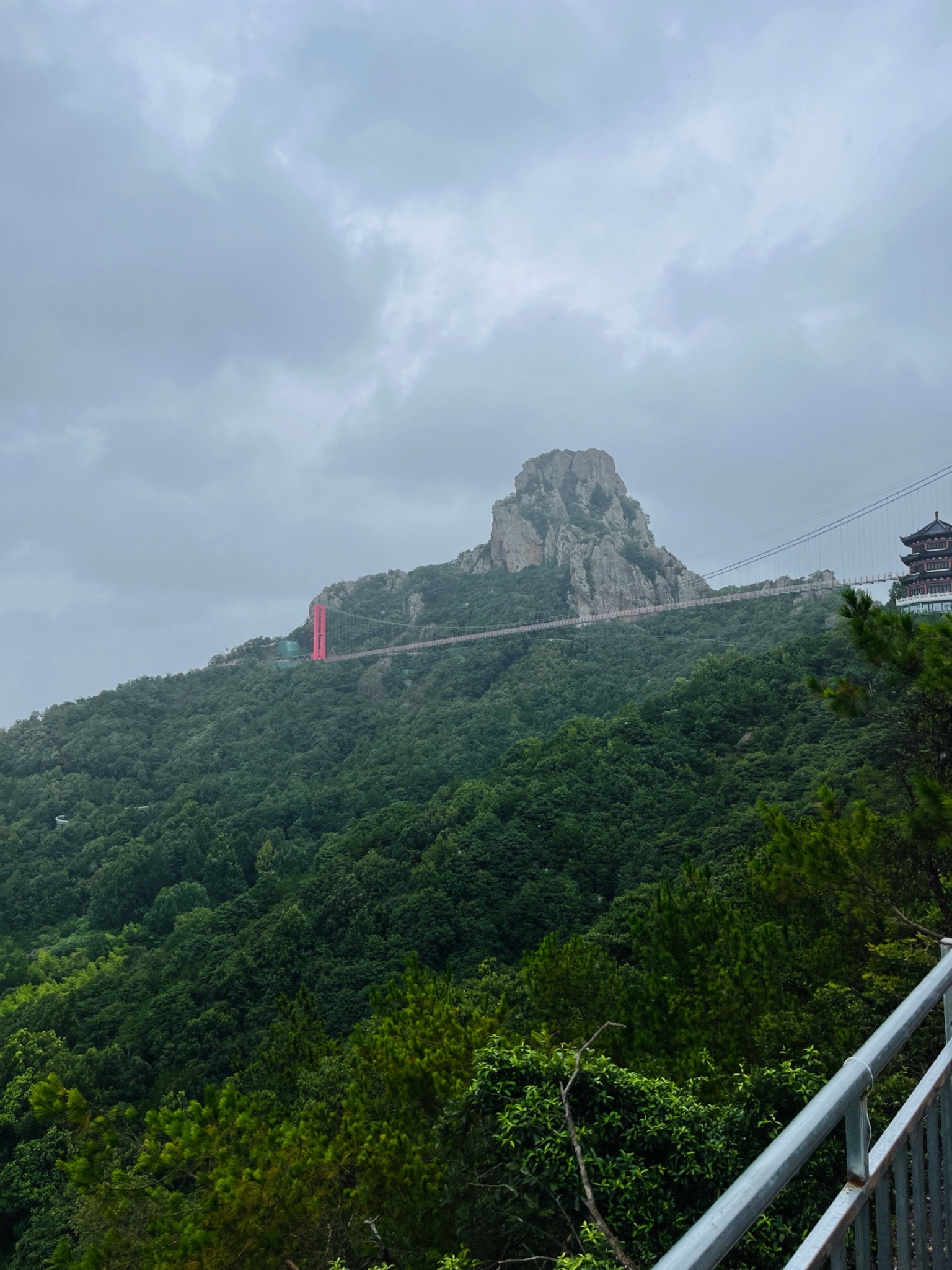 灵岩火山峰景区旅行图片 1