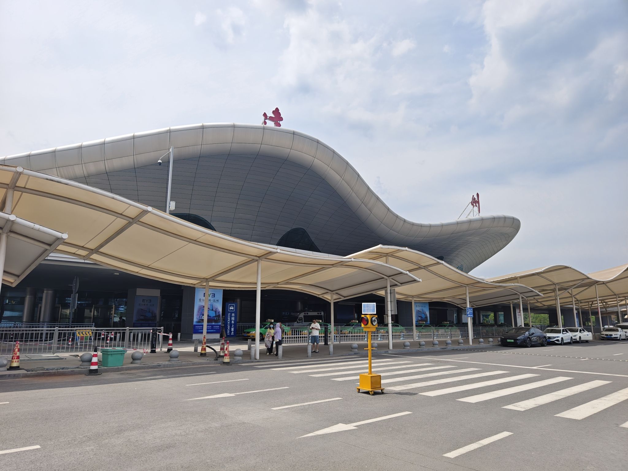 达州金垭机场T1航站楼停车场