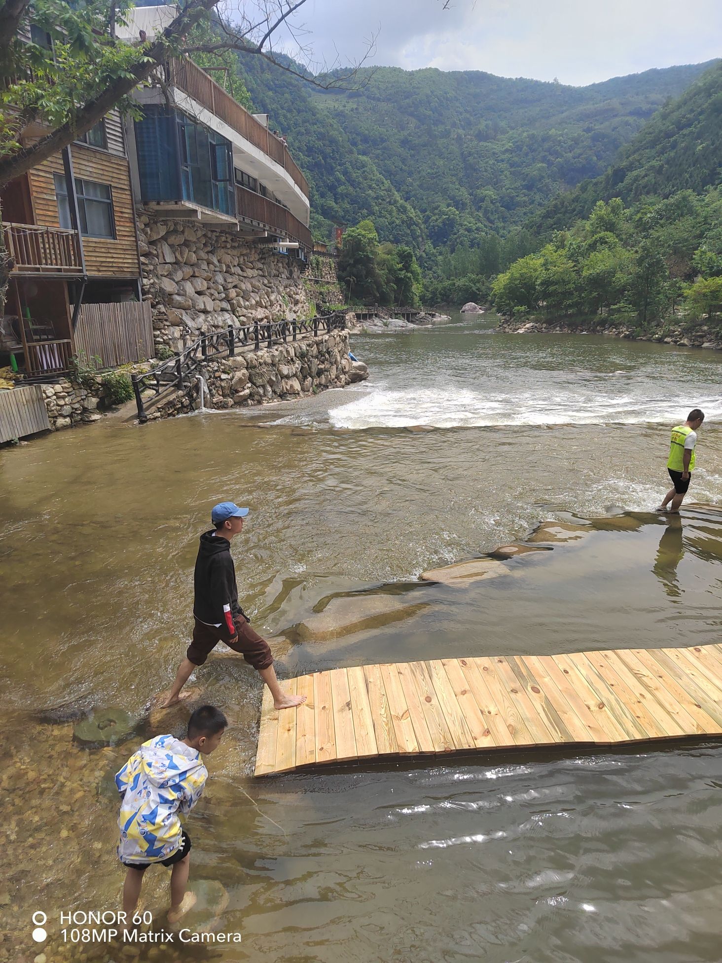 谷城县军旅班河生态旅游开发有限公司